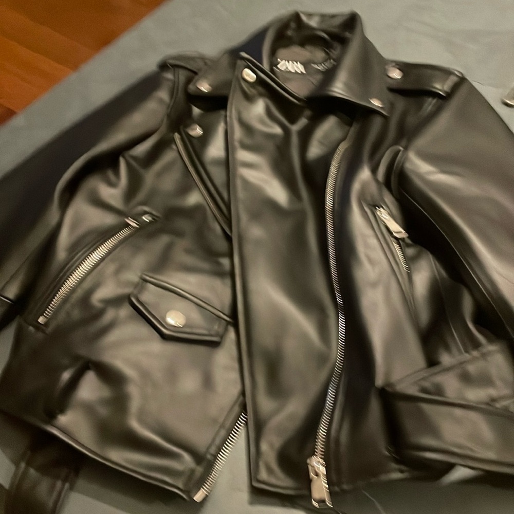 NWT Zara Biker Jacket
Size: Medium